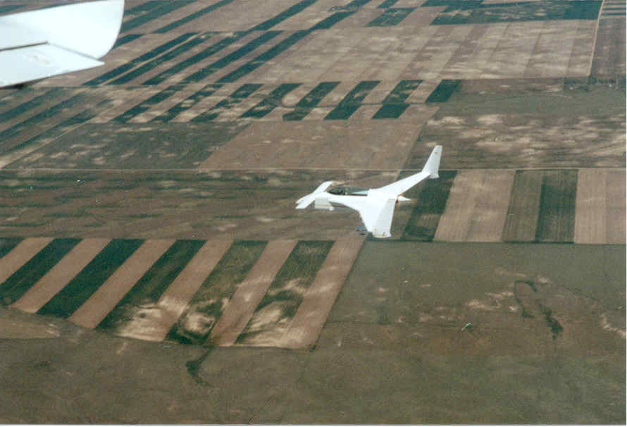 Don's Long EZ over eastern Colorado